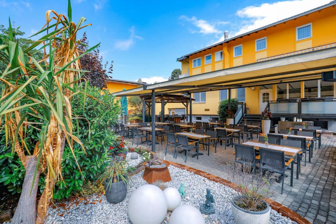 Hotel Freiensteinerhof Superior Sankt Peter-Freienstein Bagian luar foto