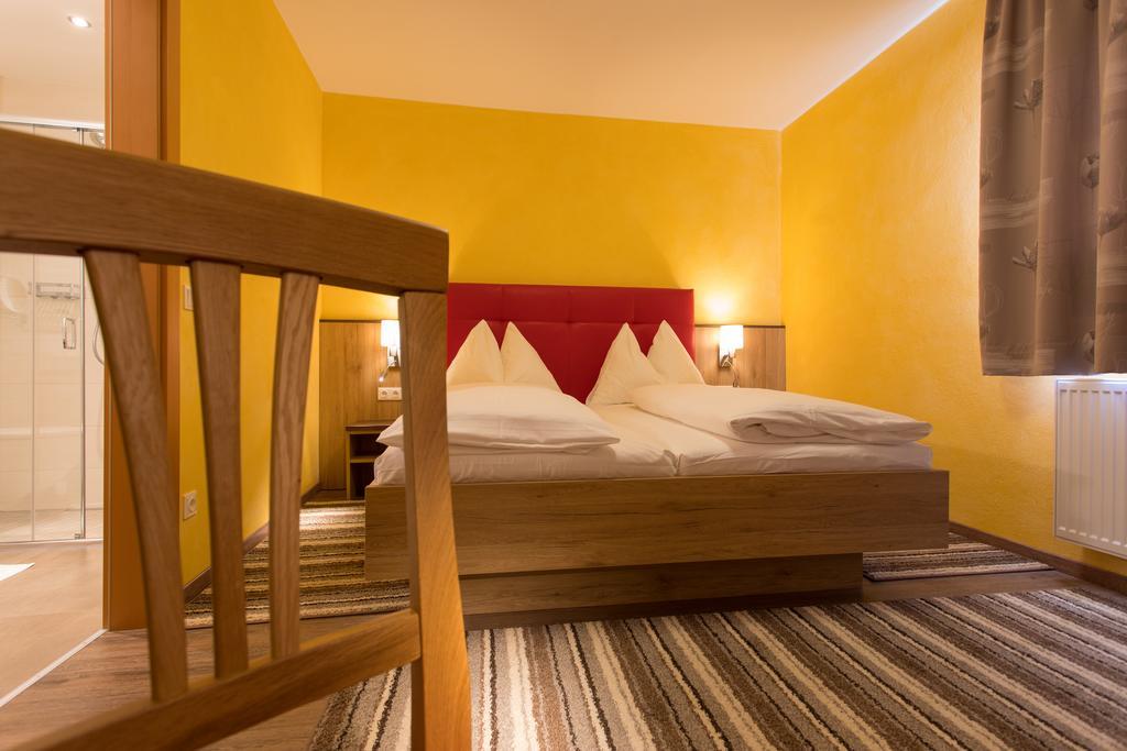 Hotel Freiensteinerhof Superior Sankt Peter-Freienstein Bagian luar foto