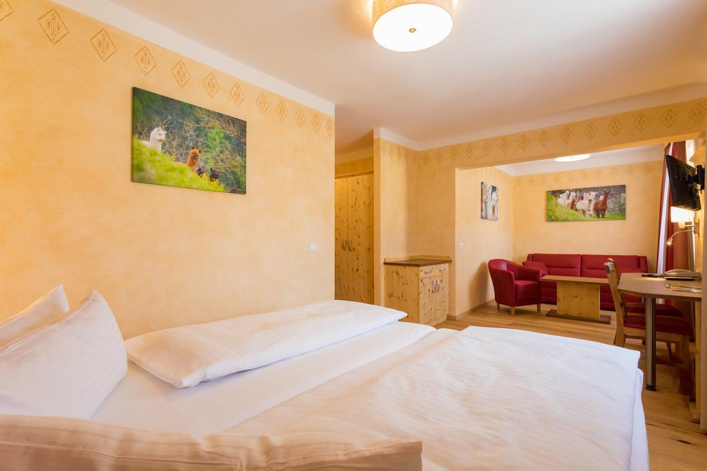 Hotel Freiensteinerhof Superior Sankt Peter-Freienstein Bagian luar foto