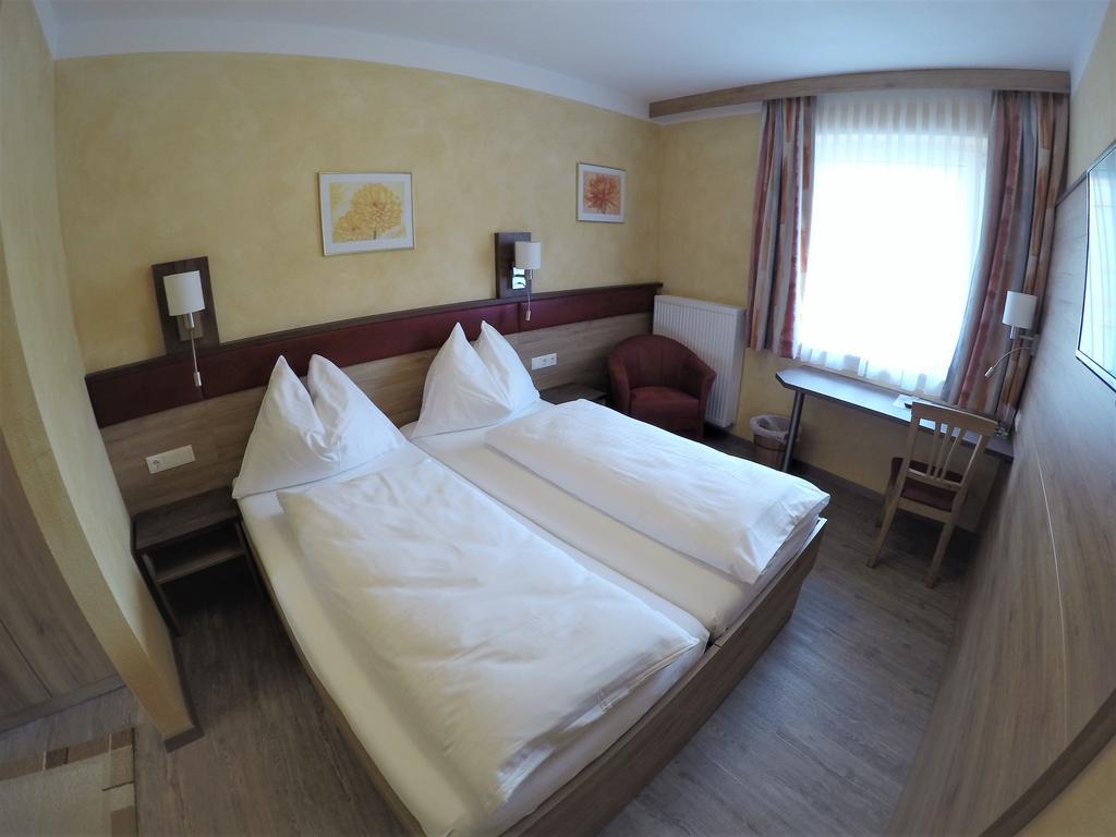 Hotel Freiensteinerhof Superior Sankt Peter-Freienstein Bagian luar foto